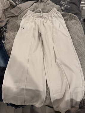 Under armor, cream colored wide leg pants. Size small